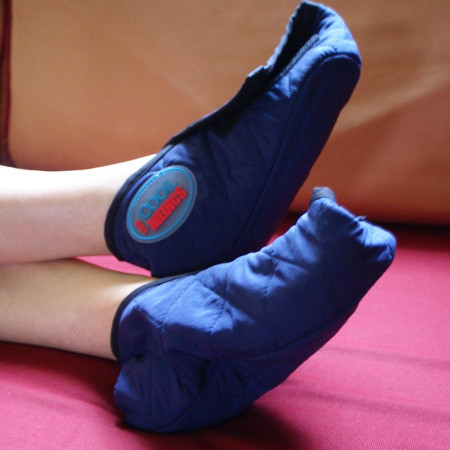 Chaussons fraîcheur Cool Medics portés 2 pieds croisés