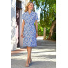 Robe pratique à enfiler femme 3 boutons coloris bleu fleuri