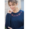 Pull manches longues marine broderie fleur rose zoom