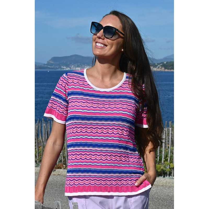 Pull rose et bleu effet ethnique femme senior bohème