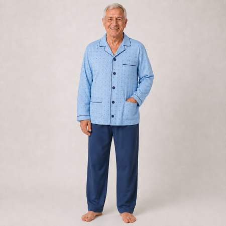 homme senior pyjama ouverture devant boutons bleu ciel