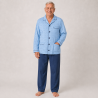 homme senior pyjama ouverture devant boutons bleu ciel