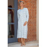 chemise de nuit ouverte devant femme senior longue