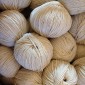 Pelote pure laine de Mérinos plusieurs dans corbeille