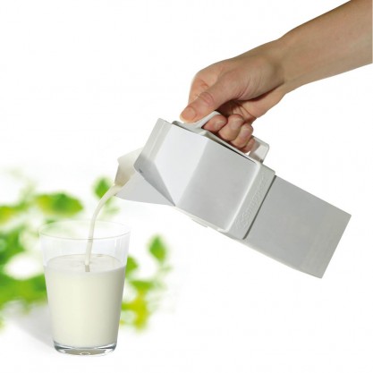 Poignée pour carton haut lait ou jus de fruit en situation
