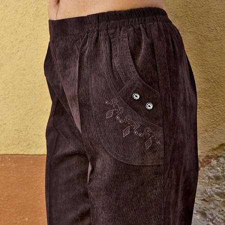 Pantalon élastiqué velours chocolat détail poche