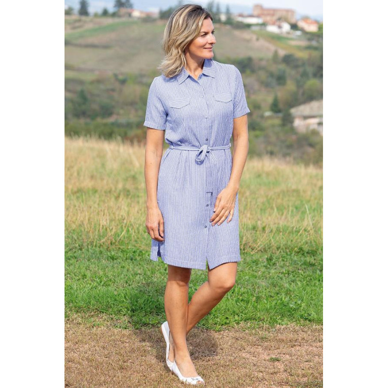 Robe 4 boutons ouverte avant tenue Robe 4 boutons ouverte avant tenue