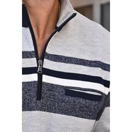 Polo gris col poche poitrine