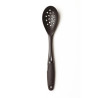 Cuiller à trous, tête en nylon, manche santoprène Oxo Good grips