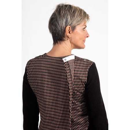 Pull médicalisé à carreaux pour femme senior - vue de dos