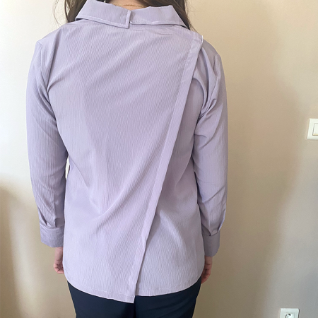 Chemisier médicalisé femme senior coloris lavande vue ouverture dos 