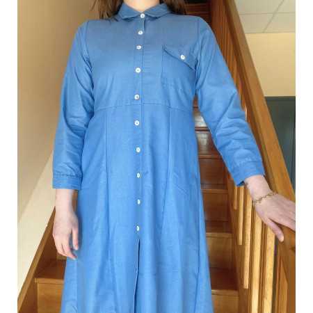 Robe médicalisée en jean's avec ouverture dos par pressions - vue de face 