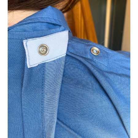 Robe médicalisée en jean's avec ouverture dos par pressions - zoom pressions 