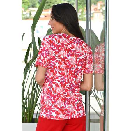 Tee-shirt pour femme avec imprimé fleuri - femme senior âgée