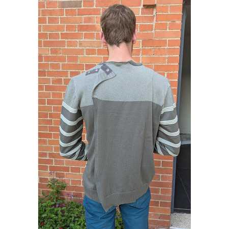 Pull homme médcalisé ouvert dans le dos gris avec des rayures  vue dos