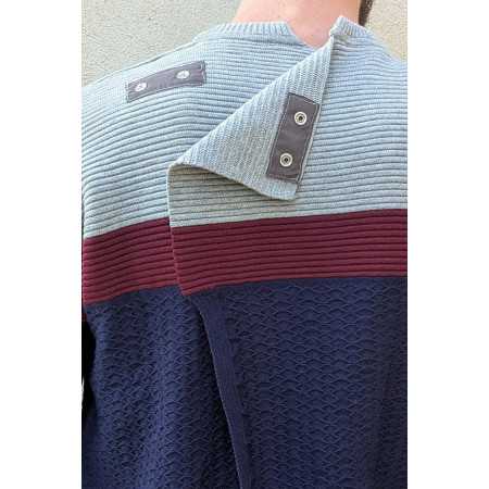 Pull homme senior médical ouvert dans le dos par pressions zoom dos