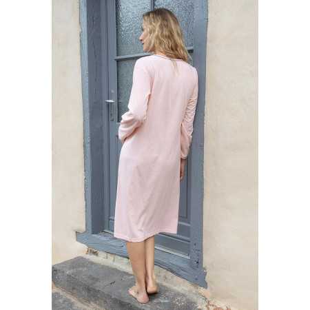 Chemise de nuit rose femme longue ouverte boutons avant  vue de dos