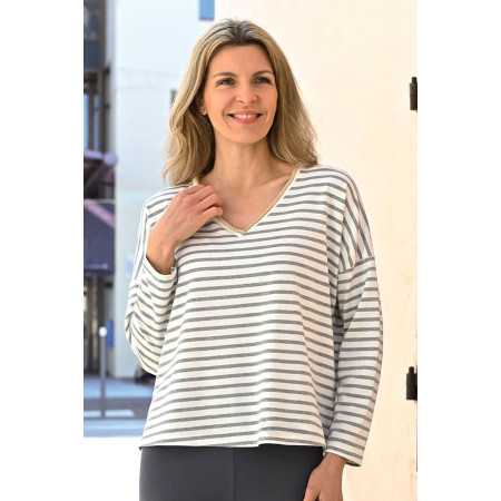 Pull confort élégant pour femme senior - rayures beiges - col V