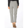 Pantalon facile à enfiler pour femme âgée : ceinture élastiquée confort