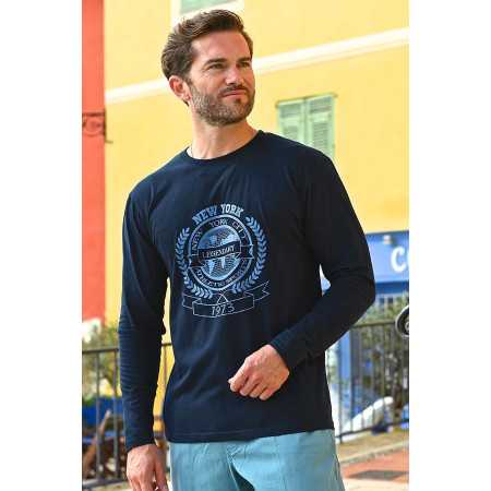 Tee-shirt marine porté