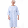 Chemise malade femme portée fleurette bleue