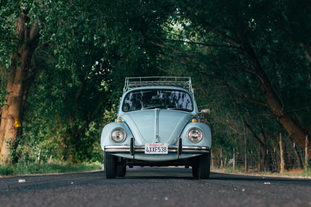 Voiture ancienne pour partir en voyage