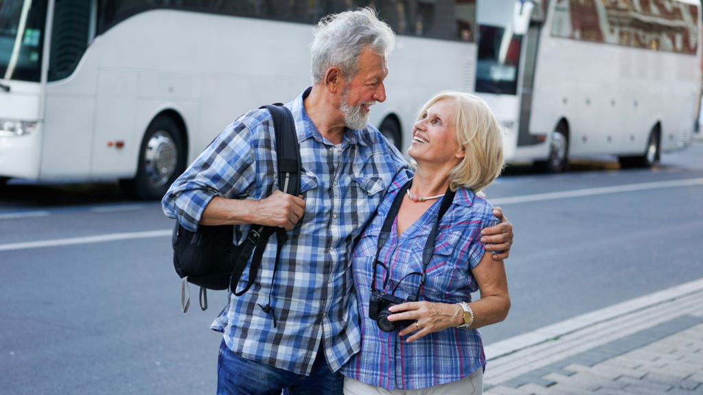 Couple de seniors en vacances